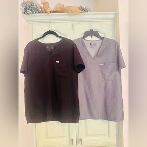 FIGS Women's Short Sleeve V-Neck Scrub Tops - Black and Gray